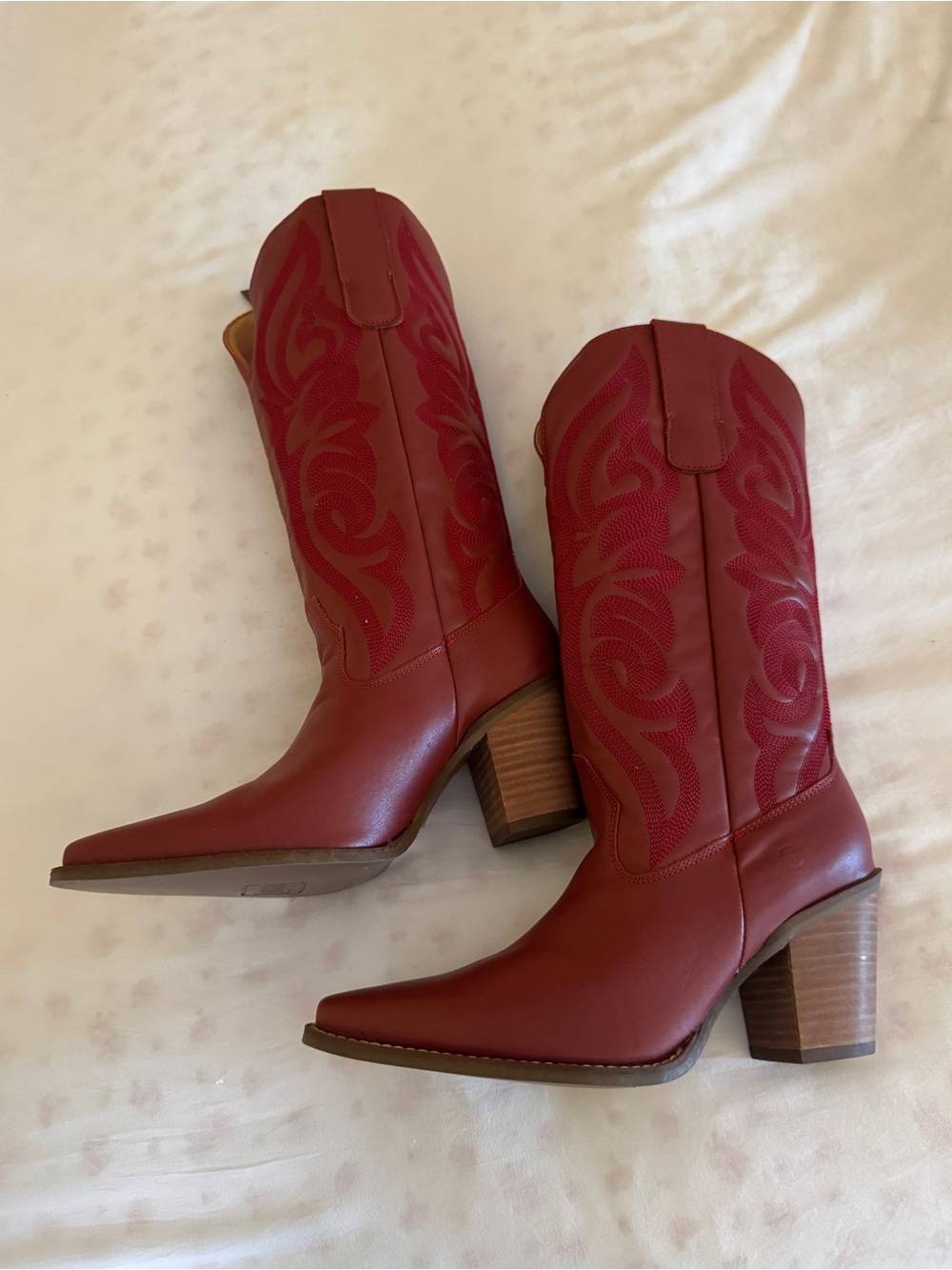 Brand new DINGO red boots 8